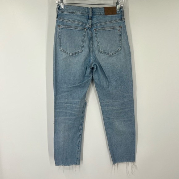 Madewell The Perfect Vintage Jeans in Coney Wash Destroyed Edition - Picture 5 of 9